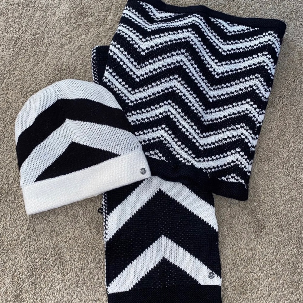 Lululemon 3-Piece Snow Amazing Sherpa Lined Hat, Neck Warmer, & Scarf Size:OS
